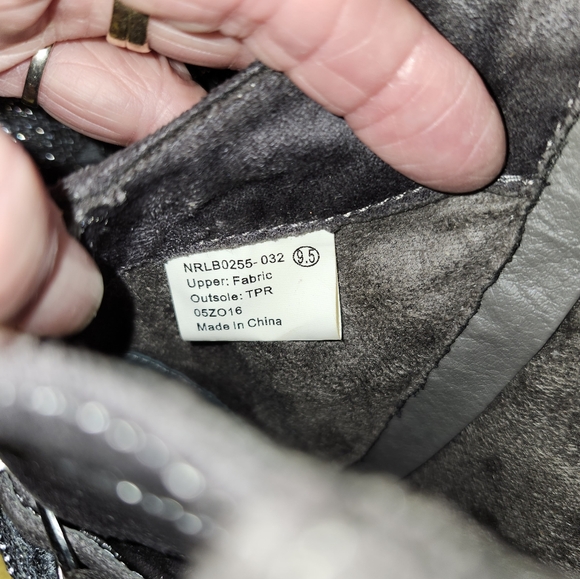 Like New Fashion Ankle Booties - Picture 6 of 9